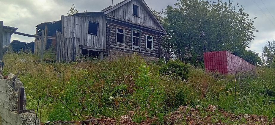 Непригодный для проживания дом по улице Карпинского рекомендуют снести