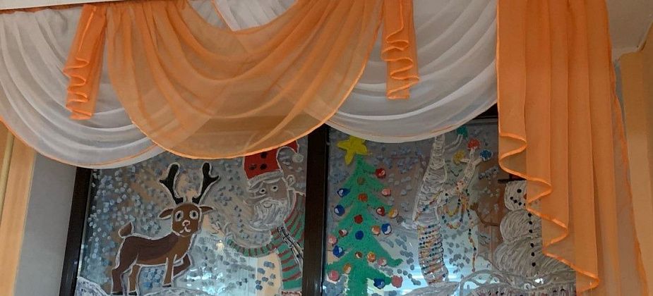 В школе №1 создали новогоднее настроение