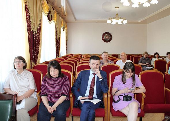 Кто контролирует поведение муниципалов и урегулирует конфликты их интересов 