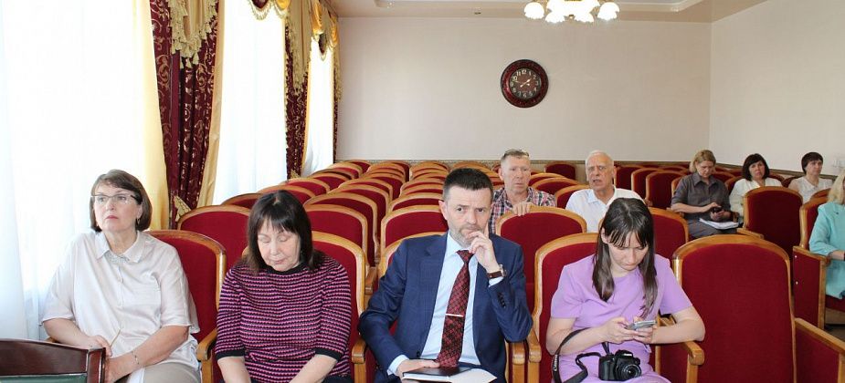 Кто контролирует поведение муниципалов и урегулирует конфликты их интересов 
