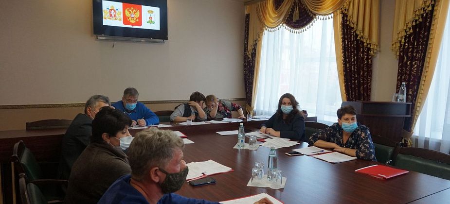 13 кандидатов на два депутатских места уже зарегистрированы. Выбор за горожанами