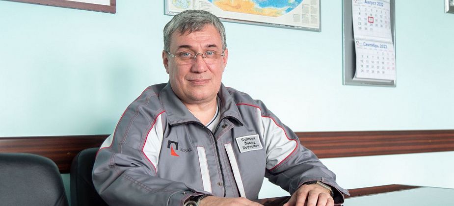 Леонид Буртолик поздравляет субровчан и ветеранов предприятия с Днем шахтера