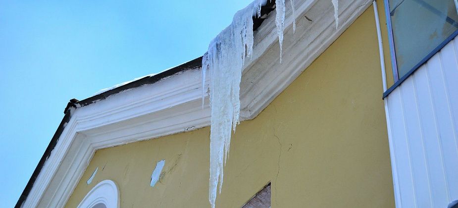 Геннадий Патрахаев: “Огромные сосульки на крышах - это смертельная опасность!”