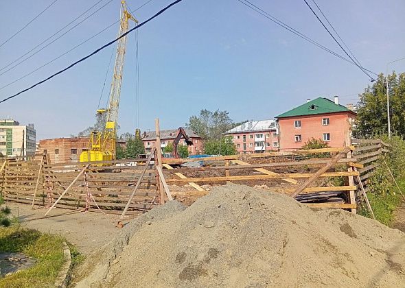 На Маяковского начали строить дом для врачей и учителей