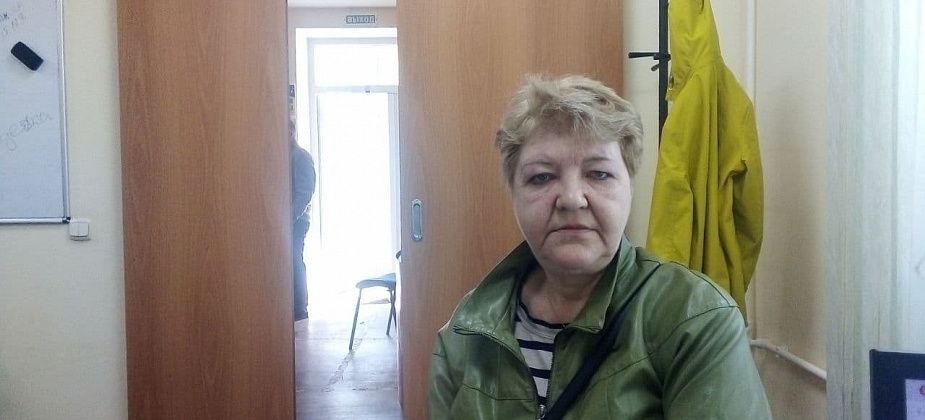 "Скорая" к пожилому инвалиду не едет, врач не приходит, уколы ставим сами. Горожанка рассказала о своих мытарствах по больничным делам