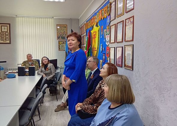 Ирина Ощепкова: "Работники Управления образования дежурят у памятников на добровольной основе"