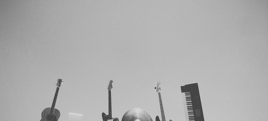 Сводка ОВД. Гулять так гулять - кто под гитару, кто под водочку