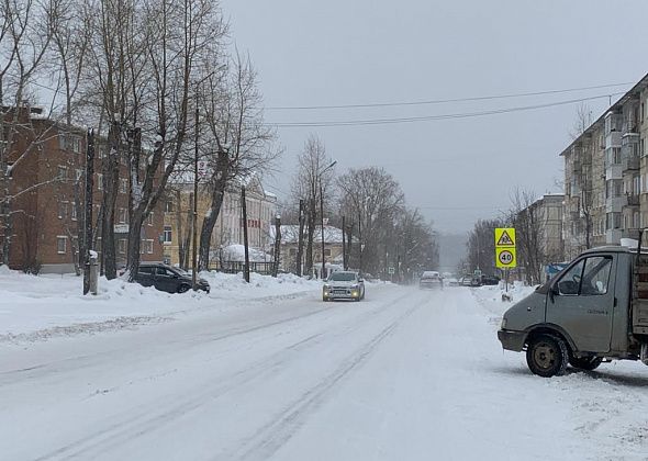 ГИБДД предупреждает: погода ухудшилась, коммунальщики не справляются со снегом на дорогах