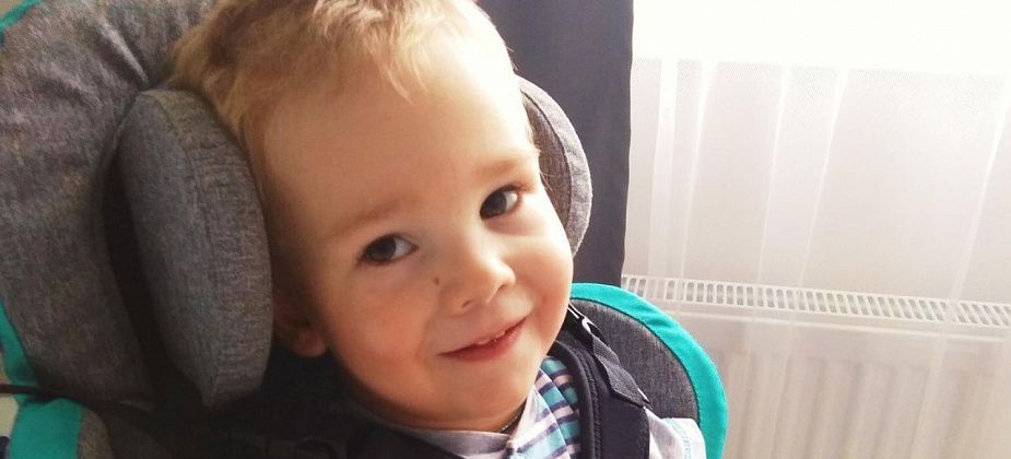 Неравнодушные люди помогли купить вертикализатор для двухлетнего Ромы Хлыбова