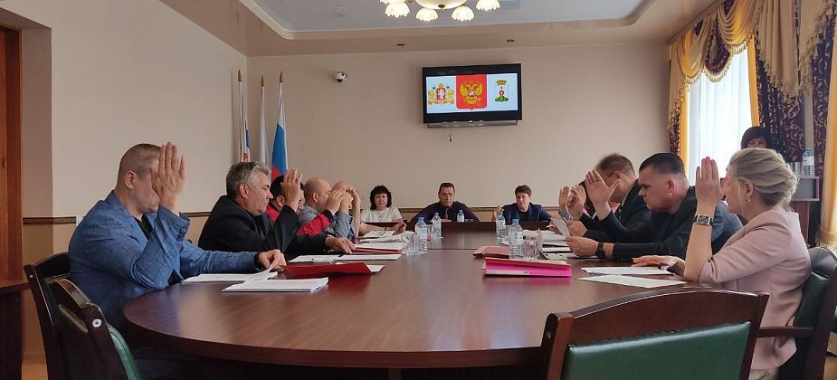 Почетными грамотами и Благодарственными письмами Думы наградят 14 североуральцев