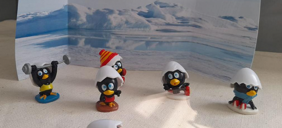 В музее работает выставка игрушек из яиц «Kиндер Сюрприз». Коллекция собрана жительницей Североуральска